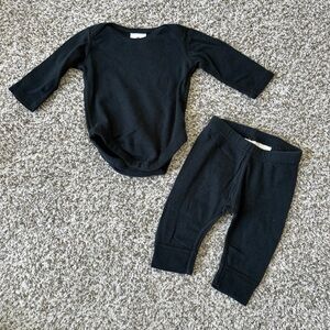 Hanna Andersson Baby Onesie & Pant Set